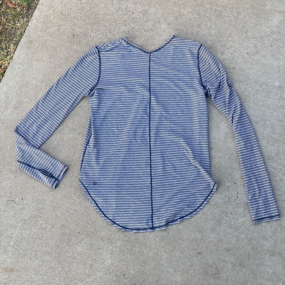 Lululemon Yogini 5 Year Long Sleeve Blue Stripe - Picture 6 of 6